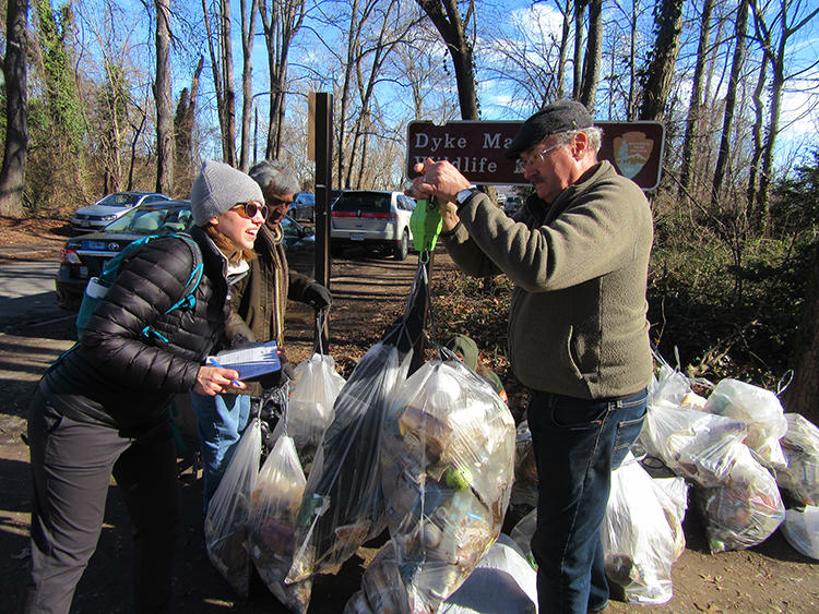 FODM Board member Carolyn Bednarek recorded all the trash data